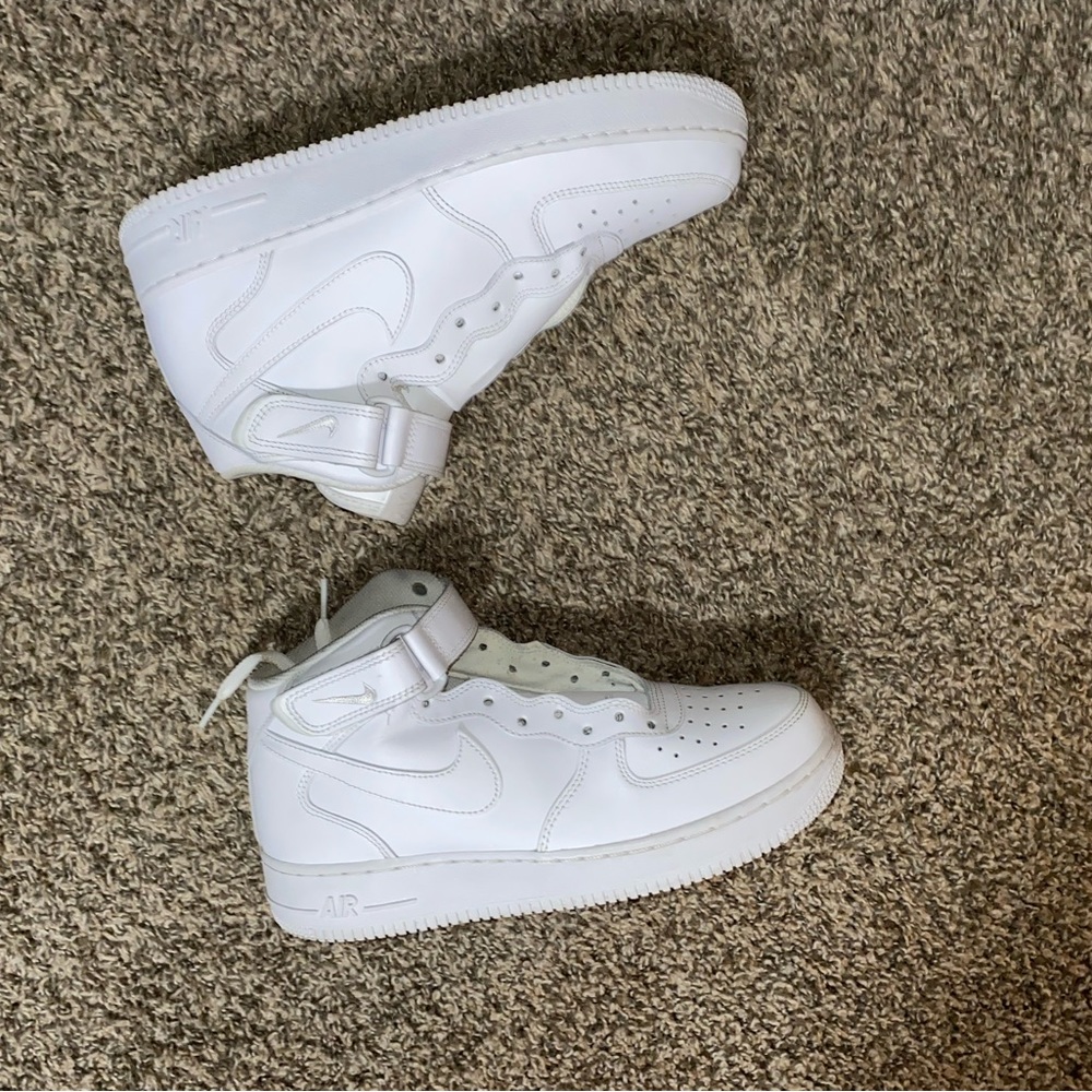 Nike Air Force 1 Mid '07
Men's Shoe |Sizes 8.5|